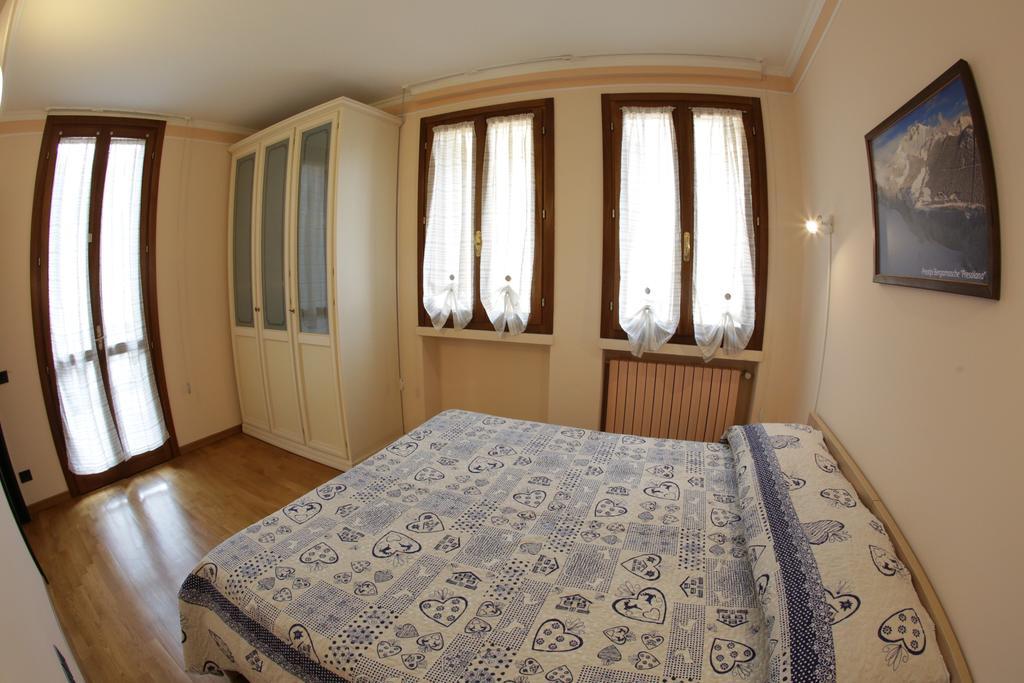 House Apartment *